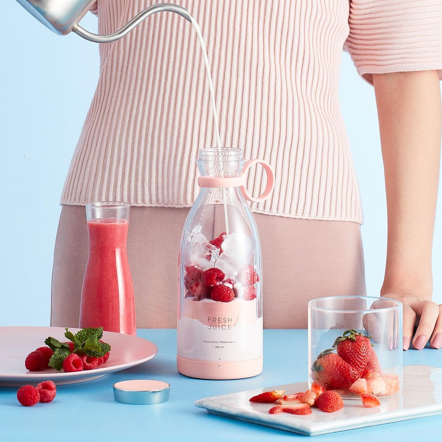 The Abington Smoothie™ Blender Bottle